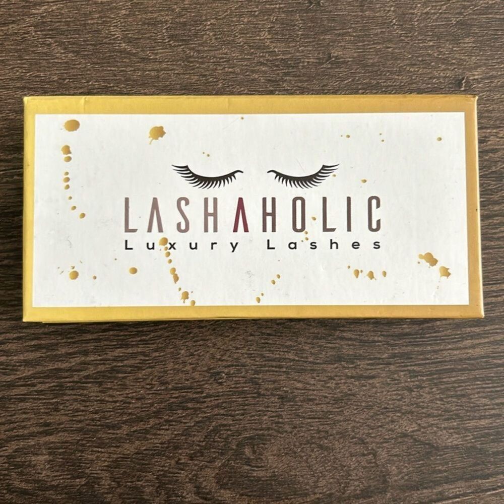 Lashaholic Luxury Lashes - “InstaGlam” - Silk - New!